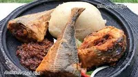 Banku with hot pepper fish or chicken