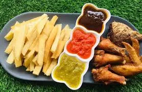 Yam chips with chicken wing